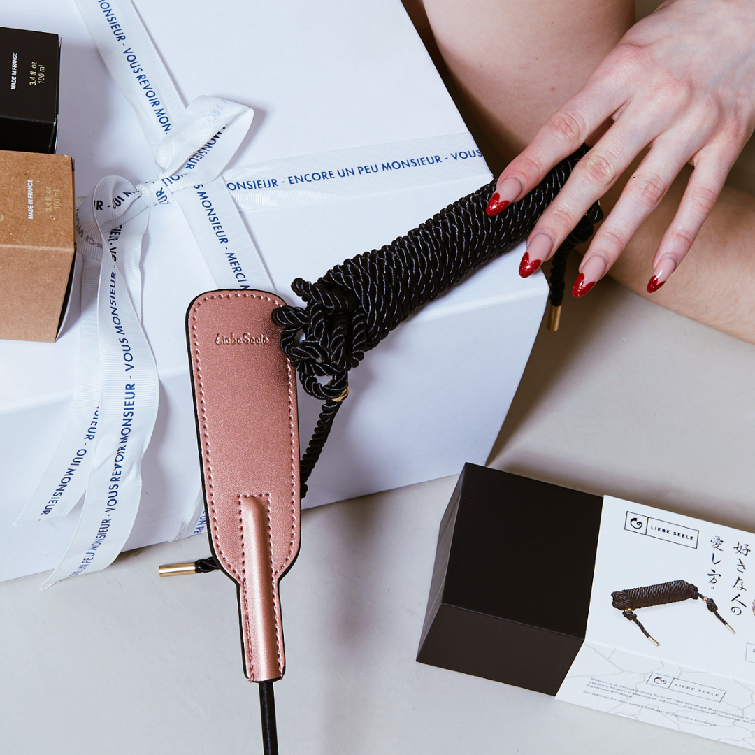 YESforLOV x Vous Monsieur box BDSM coppia 4 accessori